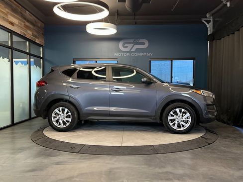 Used 2021 Hyundai Tucson SE image 2