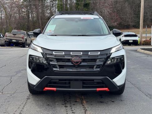 Certified 2025 Nissan Rogue SV image 8