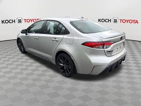 Used 2023 Toyota Corolla SE FWD image 6