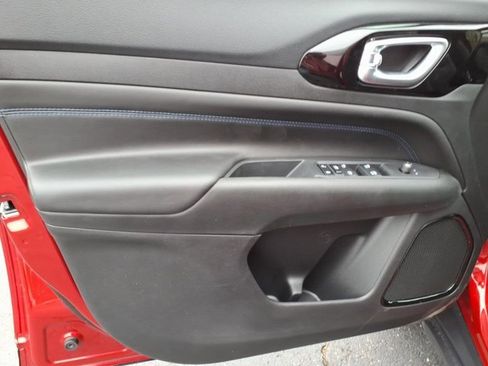 New 2026 Jeep Compass Latitude image 8