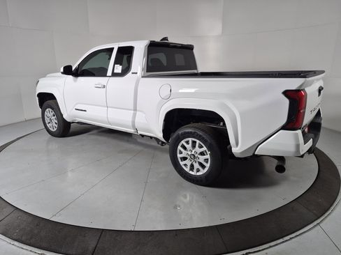 New 2026 Toyota Tacoma SR5 image 3