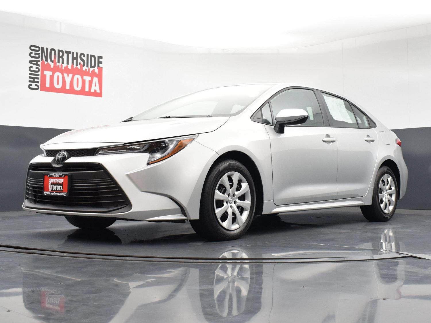 Used 2025 Toyota Corolla LE FWD image 30