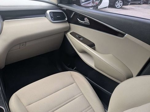 Used 2020 Kia Sorento LX w/ LX I4 Convenience Package FWD image 17