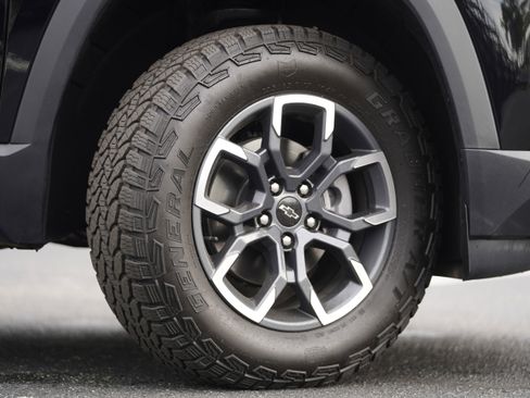 New 2026 Chevrolet Equinox ACTIV w/ Convenience Package III FWD image 39