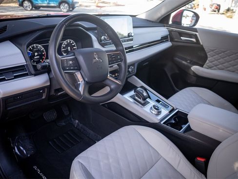 Used 2024 Mitsubishi Outlander SEL image 7