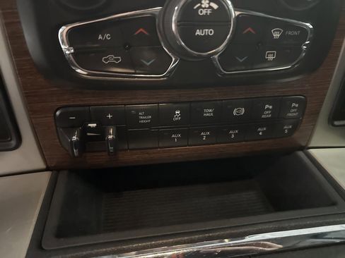 Used 2016 RAM 3500 Laramie image 21