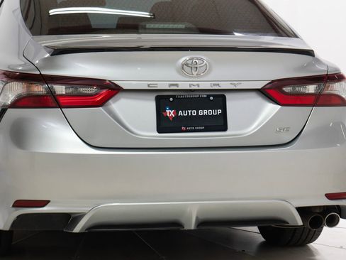 Used 2022 Toyota Camry SE image 15