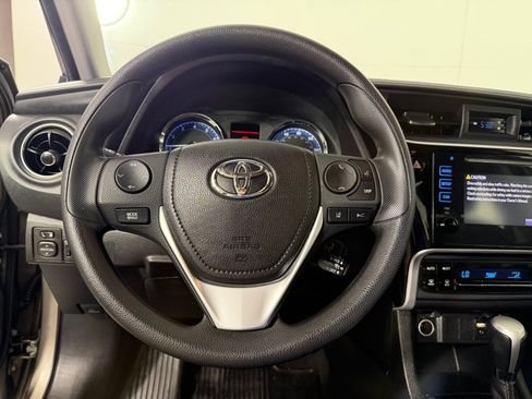 Used 2019 Toyota Corolla LE FWD image 14