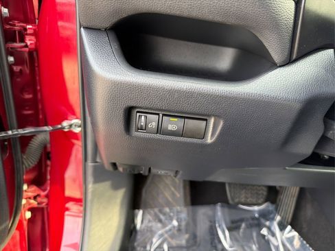 Used 2020 Toyota RAV4 XLE image 17