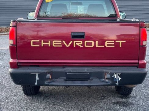 Used 2001 Chevrolet S10 Pickup 2WD Regular Cab image 6