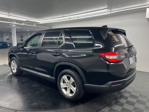 Used 2023 Honda Pilot LX image 5