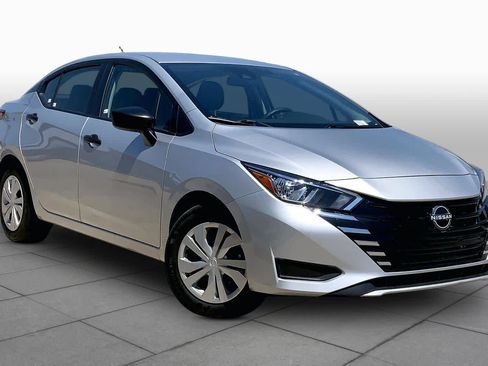 Used 2024 Nissan Versa S FWD image 3