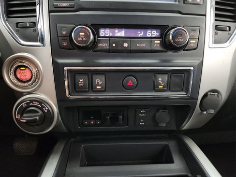 Used 2017 Nissan Titan PRO-4X image 24