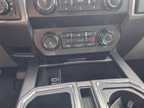Used 2019 Ford F150 XLT w/ Equipment Group 302A Luxury AWD/4WD image 11