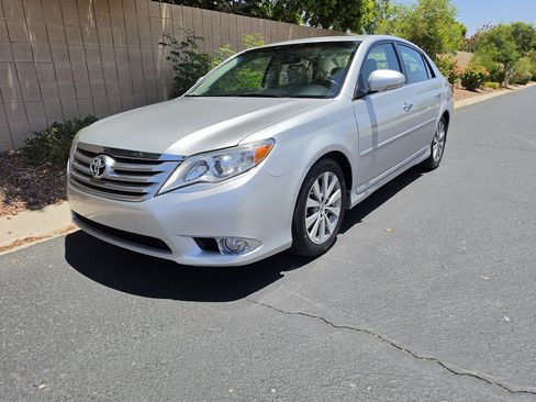 Used 2011 Toyota Avalon Limited FWD image 19