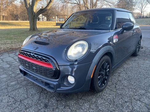 Used 2015 MINI Cooper S image 1