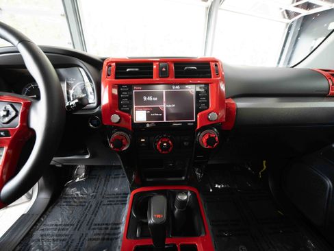 Used 2020 Toyota 4Runner Venture w/ Moonroof Package AWD/4WD image 17