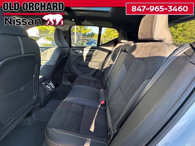 Used 2025 Volvo XC40 B5 Plus AWD/4WD image 14