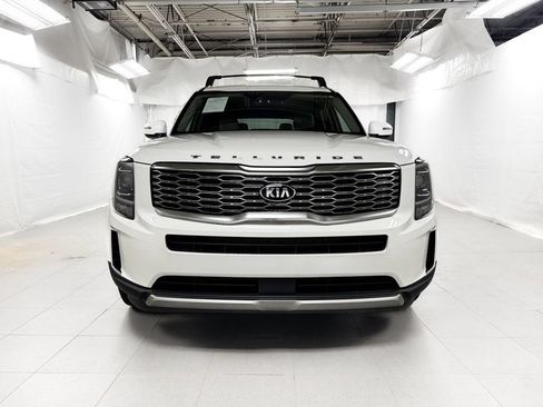 Used 2020 Kia Telluride S w/ S 8 Passenger Seating Package FWD image 2