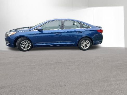 Used 2015 Hyundai Sonata SE FWD image 2