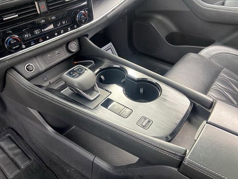 Used 2021 Nissan Rogue Platinum image 15