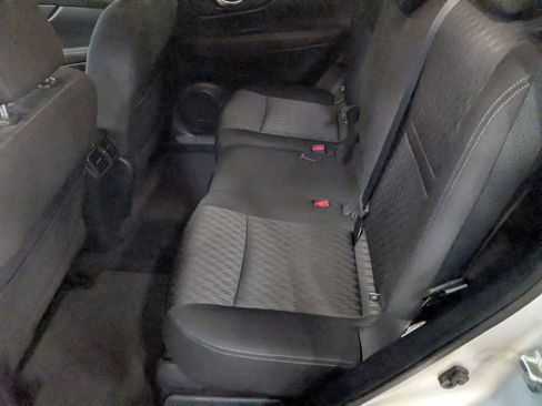 Used 2017 Nissan Rogue SV image 26