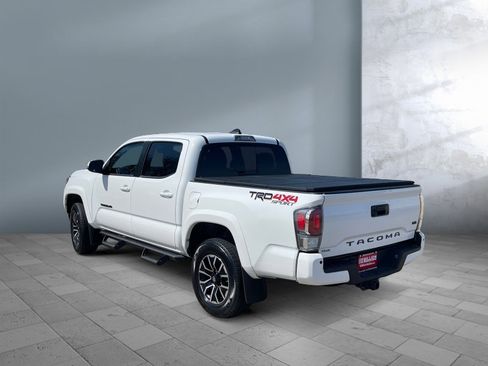 Used 2020 Toyota Tacoma TRD Sport w/ Technology Package image 4