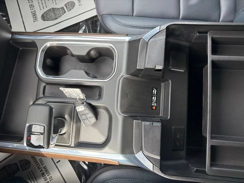 Used 2024 Chevrolet Silverado 1500 High Country w/ Technology Package AWD/4WD image 21