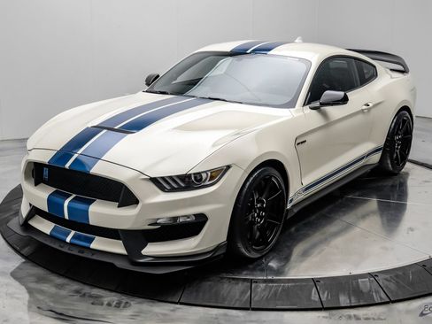 Used 2020 Ford Mustang Shelby GT350R w/ GT350R Equipment Group 920A RWD image 7