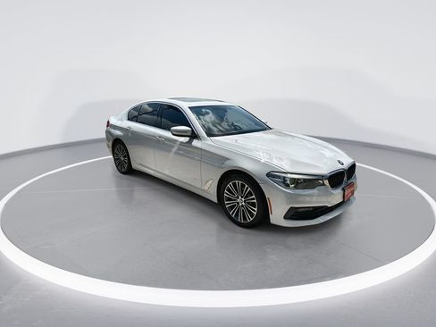 Used 2017 BMW 530i RWD image 2