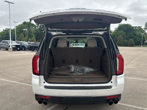 Used 2021 GMC Yukon XL Denali w/ Denali Premium Package AWD/4WD image 20