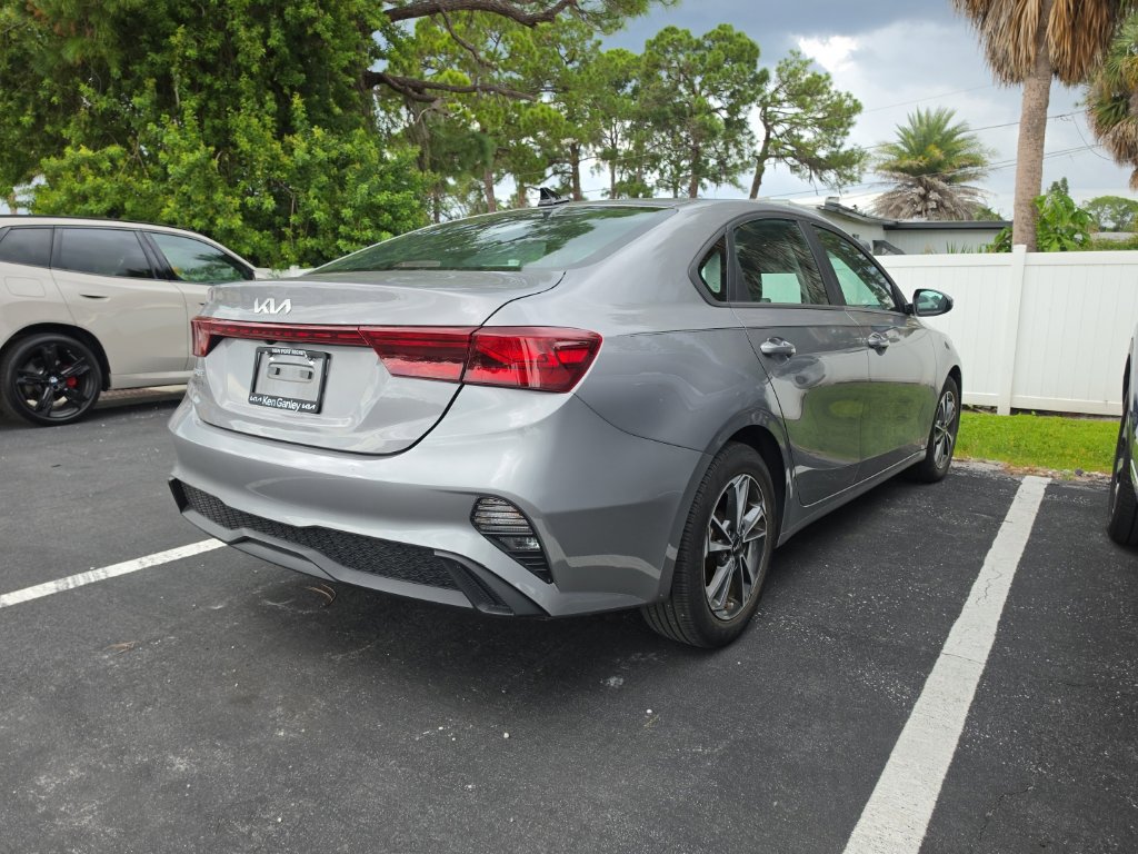 Certified 2023 Kia Forte LXS FWD image 17