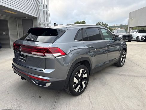 Used 2025 Volkswagen Atlas Cross Sport SE FWD image 8