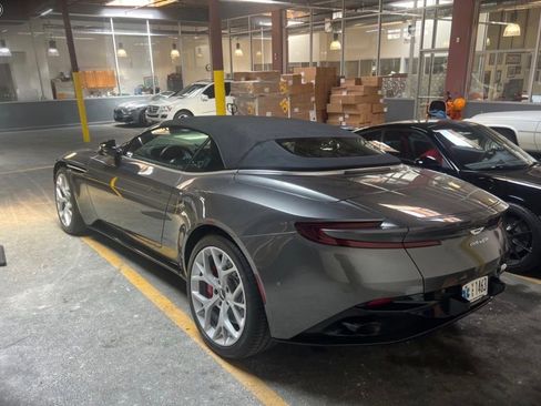 Used 2019 Aston Martin DB11 Volante RWD image 5
