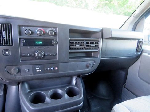 Used 2011 Chevrolet Express 3500 LS image 12