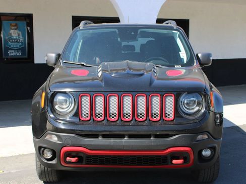 Used 2018 Jeep Renegade Trailhawk AWD/4WD image 2