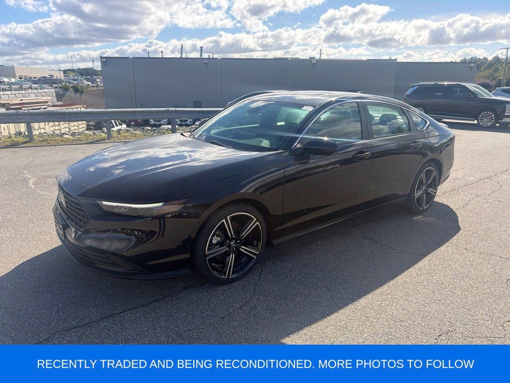 Used 2025 Honda Accord Sport image 2