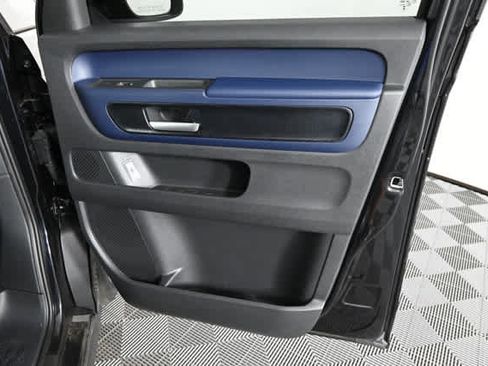 New 2025 Volkswagen ID. Buzz Pro S RWD image 14
