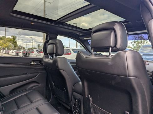 Used 2020 Jeep Grand Cherokee Overland image 12