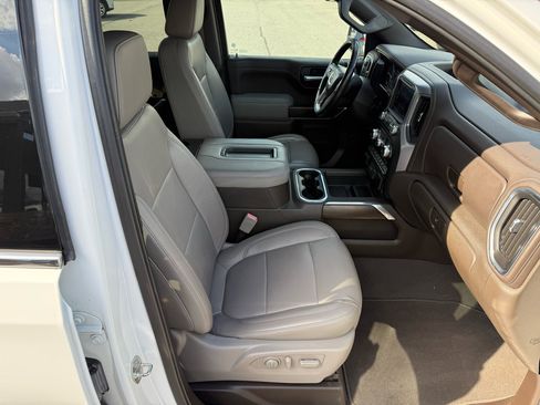 Used 2019 GMC Sierra 1500 SLT w/ SLT Premium Package image 19