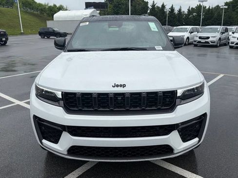 New 2026 Jeep Grand Cherokee L Summit AWD/4WD image 9