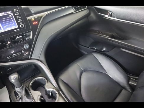 Used 2021 Toyota Camry SE image 15