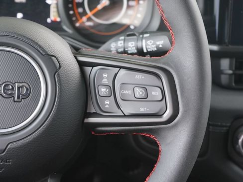 Used 2024 Jeep Wrangler Unlimited Rubicon w/ Technology Group AWD/4WD image 17