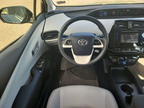 Used 2017 Toyota Prius Two w/ Prius Two Safety Plus Package FWD image 19