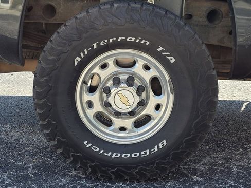 Used 2004 Chevrolet Silverado 2500 LS w/ Skid Plate Package image 35