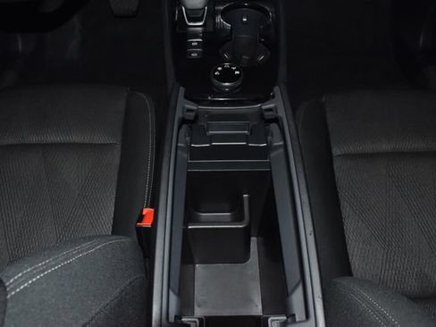Used 2025 Nissan Rogue SV AWD/4WD image 24