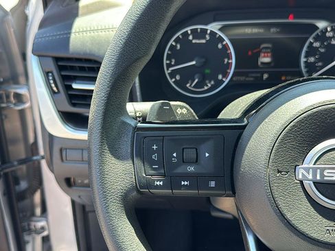 Used 2023 Nissan Rogue SV FWD image 13