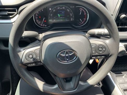 Certified 2025 Toyota RAV4 LE FWD image 19
