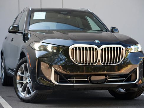 Used 2024 BMW X5 sDrive40i w/ Parking Assistance Package RWD image 4