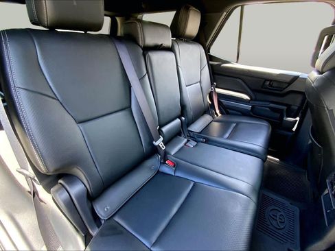 Used 2025 Toyota 4Runner SR5 AWD/4WD image 19